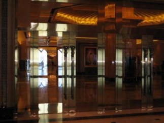 Entrance to Emirates Palace Hotel Abu Dhabi Entrance to Emirates Palace Hotel Abu Dhabi