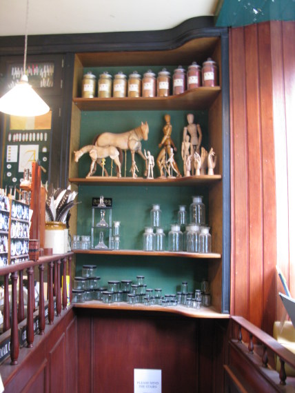 L. Cornelissen Artists Suppliers of Great Russell Street Bloomsbury London L. Cornelissen Artists Suppliers of Great Russell Street Bloomsbury London