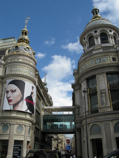 Au Printemps Paris