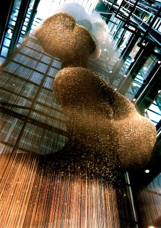 Thomas Heatherwick's Bleigiessen in London - Atrium of suspended glass beads