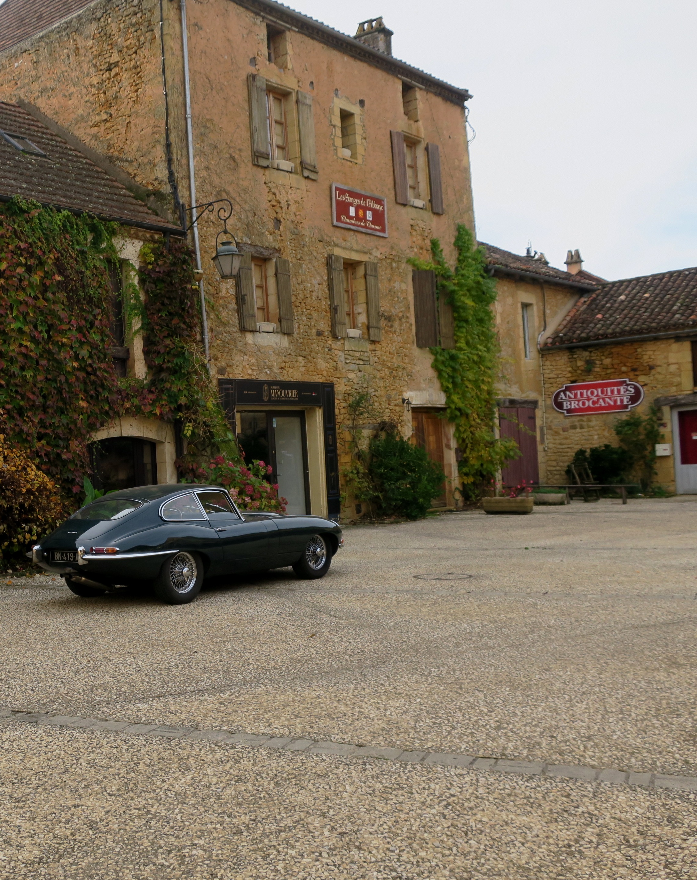 Classicallines of E-Type Jaguar Cadouin, Dordogne, France