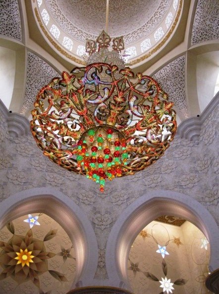 Grand mosque Abu Dhabi chandelier in dome
