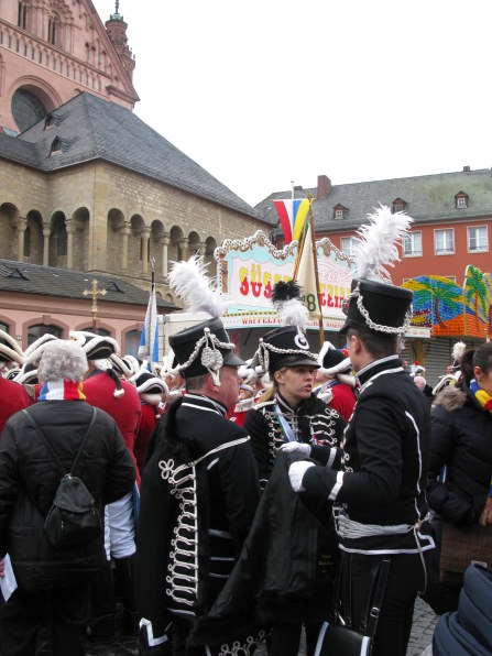 Mainz Carnival Sunday uniforms and feathers