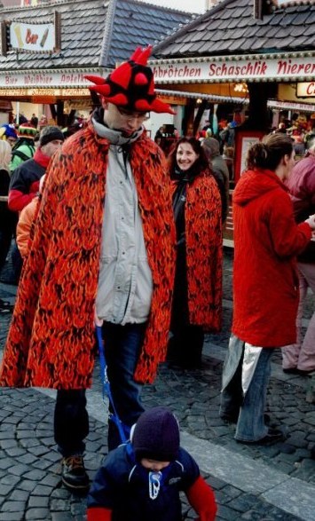 Mainz Fastnacht fiery costumes