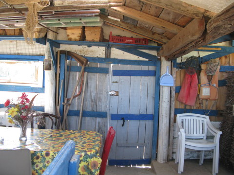 Île d’Oléron oyster shack interior