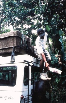 Paniers on roof of 4WD on Safari