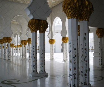 Abu Dhabi Grand Mosque courtyard colonnade