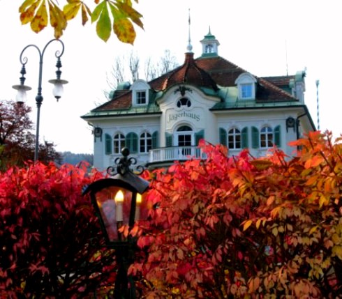 Autumn-colours-Jagerhaus-Hohenschwangau-Bavaria