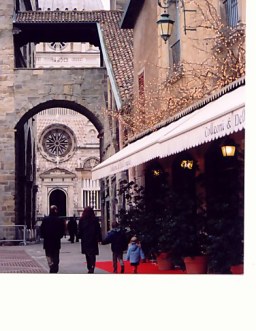 Bergamo Alta arch to Colleoni Chapel