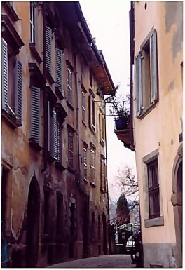 Bergamo Alta narrow street