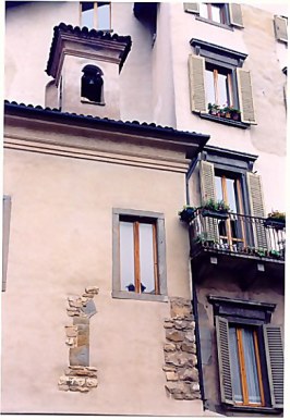 Bergamo Alta pink villa