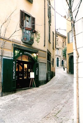 Bergamo Alta winding street