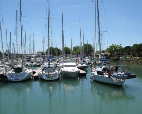 Boyardville Île d’Oléron yacht docking 