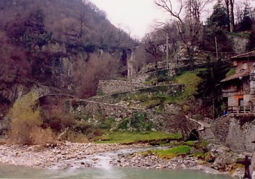 Brembilla Valley Zig Zag path