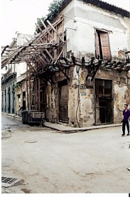 House  in Havana with wooden bracing on walls