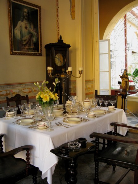 Dinner service in antique shop in Trinidad de Cuba