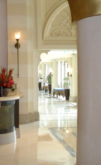 Dubai Madinat Jumeirah Al Qasr hotel lobby