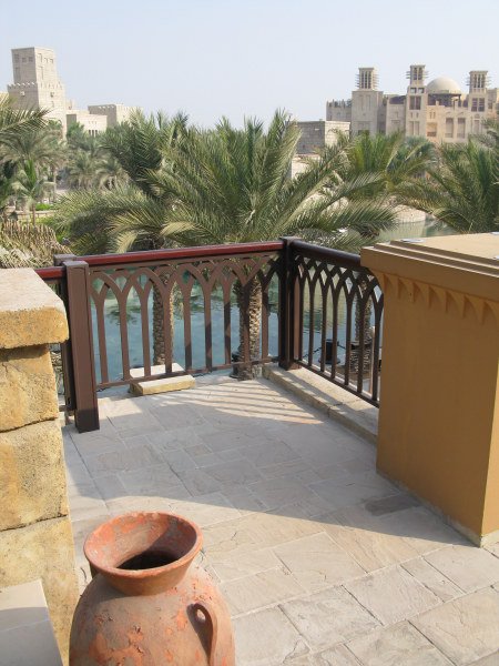 Dubai Madinat Jumeirah outlook over canals