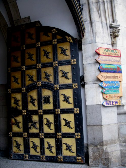 Gatekeeper door of the New Town Hall Marienplatz Munich