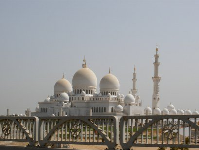 Grand Mosque Abu Dhabi from the road