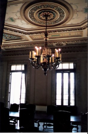 Havana Capital Building Meeting room with chandelier 