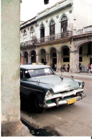 Havana-classic-car-in-barrio 