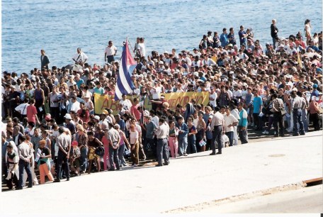 -demonstration-on-Malecón-people-finding-their-place