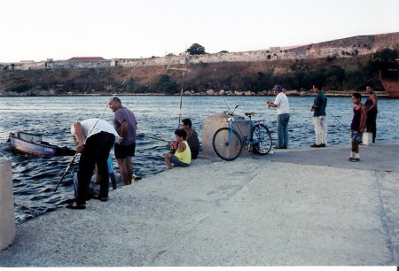 Havana-fishermen-at-the-Almendares-River-Malecon 