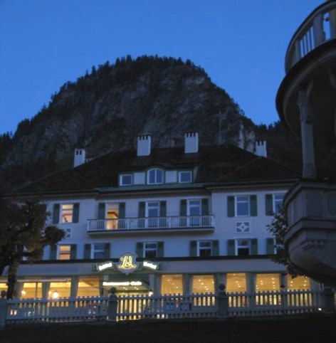 Lisl Hotel Hohenschwangau at night