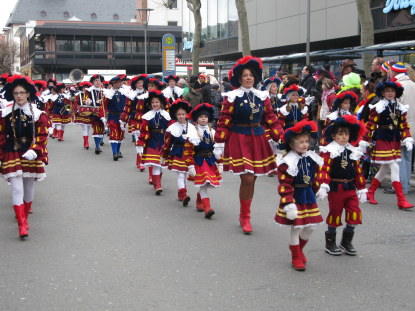 Mainz Carnival Children’s Parade cadets and band