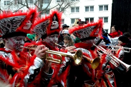 Mainz Carnival Parade Rosenmontag band Guggemusik trumpets