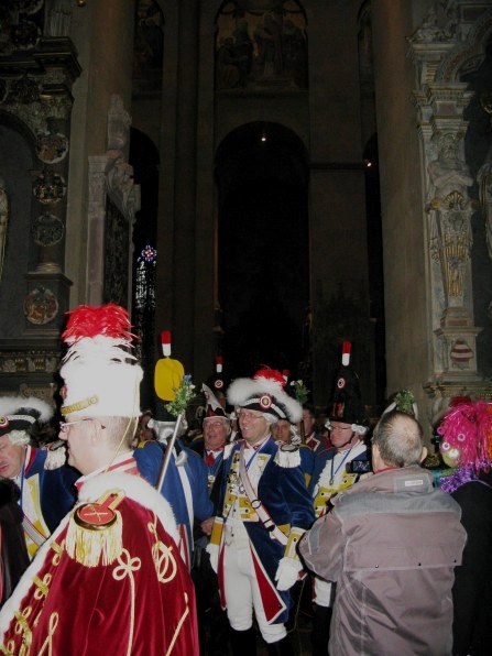 Mainz Carnival Sunday cathedral worshippers leaving
