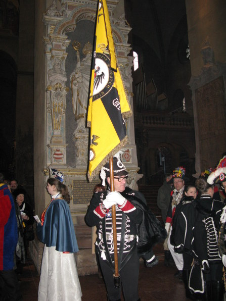 Mainz Carnival Sunday standard bearer in cathedral