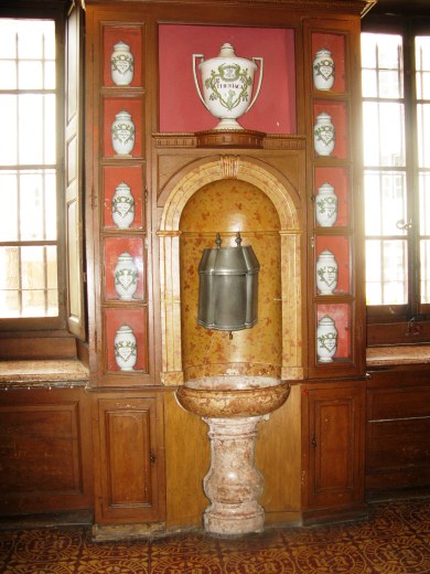 Marble Apothecary sink Hospices de Beaune