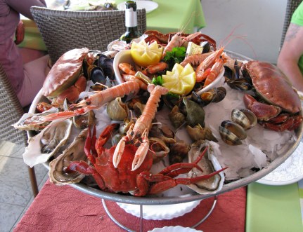 Île d’Oléron port of La Cotinière l’ecailler seafood platter