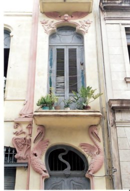 Pelican Art  Deco framing window in Havana