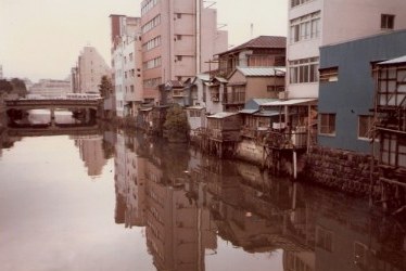 Riverside houses – Tokyo