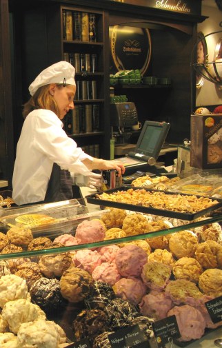 Rothenburg ob der Tauber schneeball café Rothenburg ob der Tauber schneeball café