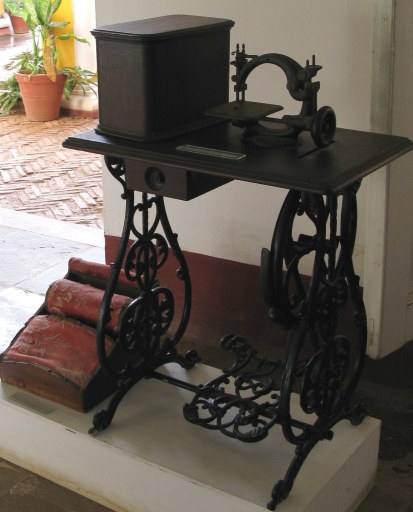 Sewing machine in Palacio Cantero Trinidad de Cuba