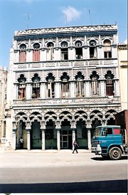 Unrestored grandeur of building in Havana