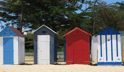 Île d’Oléron bathing box designs St. Denis beach