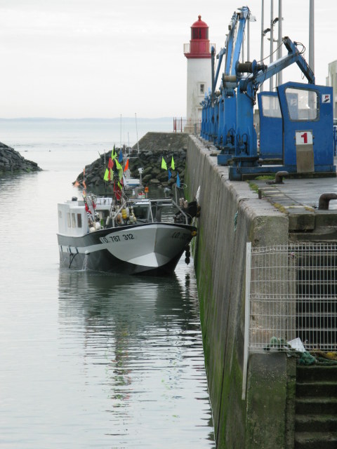 Île d’Oléron port of La Cotinière trawler ready to unload 